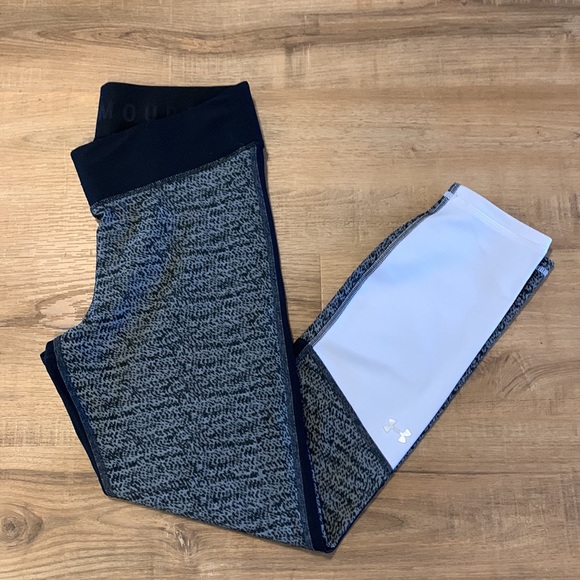 Under Armour Compression Crops - Picture 3 of 6